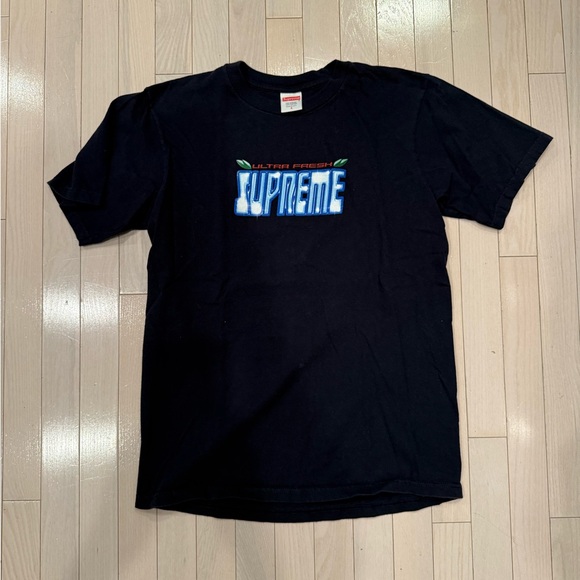 Supreme Ultra Fresh logo-print T-shirt - Picture 2 of 5